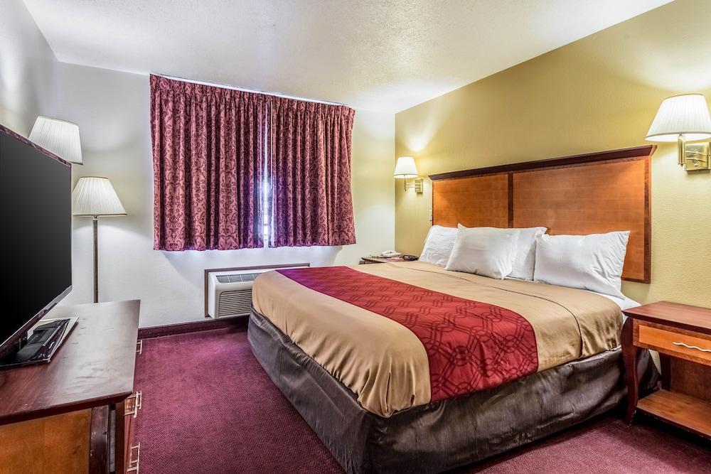 Econo Lodge Inn & Suites Albuquerque East I-40 Eubank Exit Exterior photo