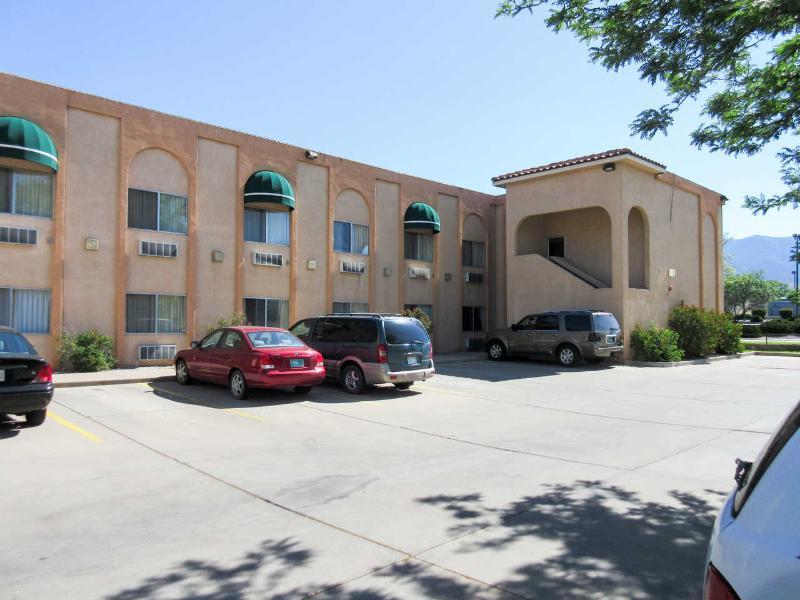 Econo Lodge Inn & Suites Albuquerque East I-40 Eubank Exit Exterior photo