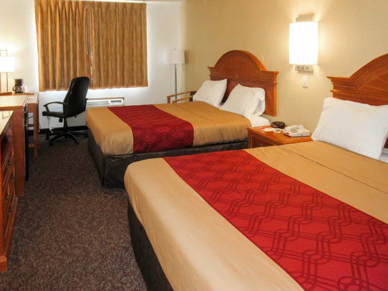 Econo Lodge Inn & Suites Albuquerque East I-40 Eubank Exit Exterior photo