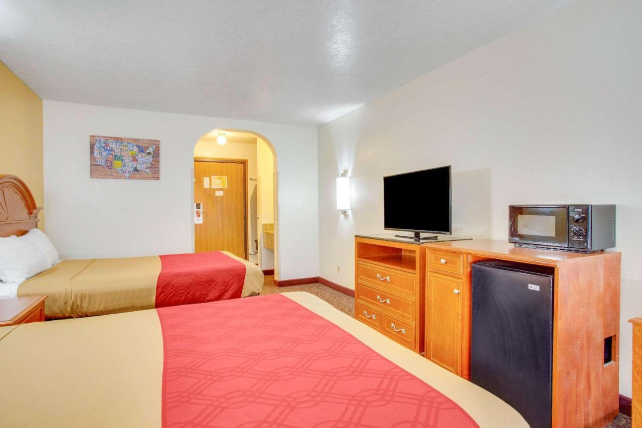 Econo Lodge Inn & Suites Albuquerque East I-40 Eubank Exit Exterior photo